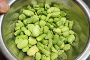 Broad beans vs kidney beans